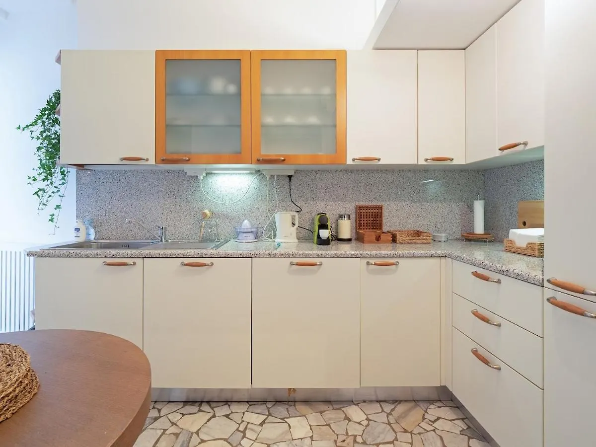 Stylish And Bright Apartment In The Center Of Μιλάνο